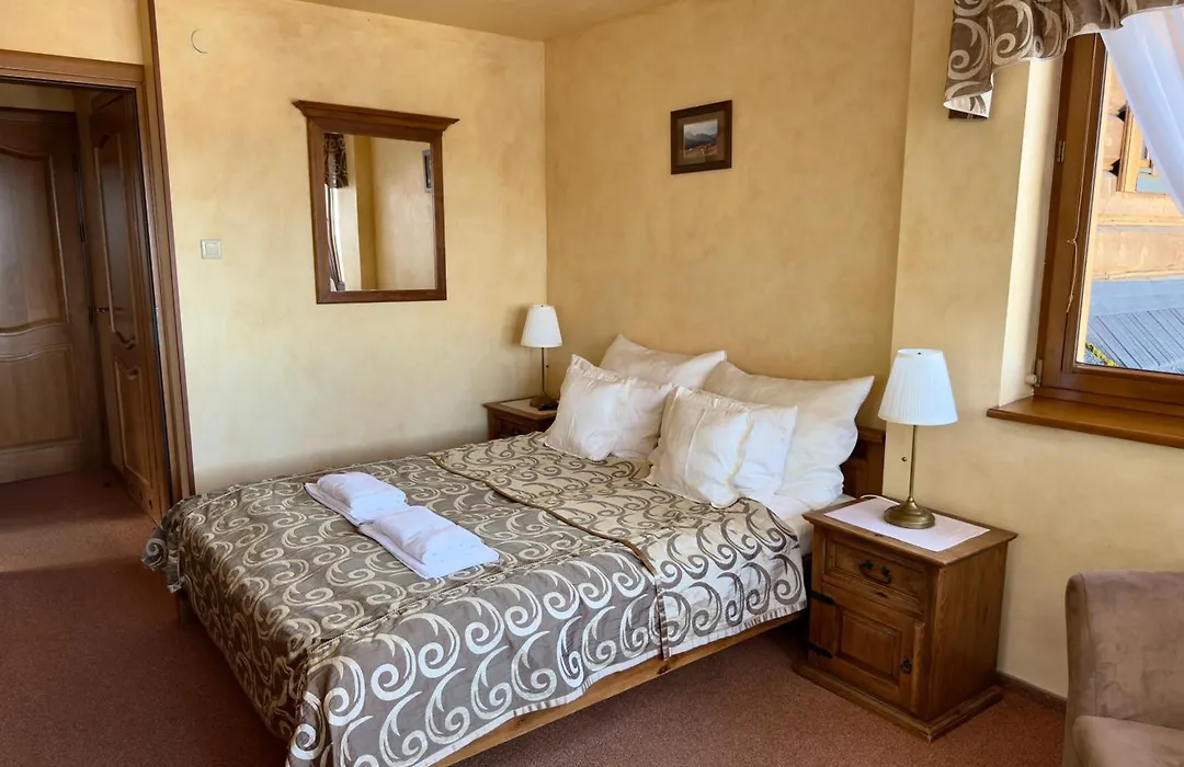 Hotel Dwór Karolówka-1