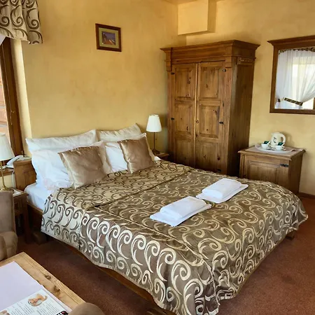 Hotel Dwor Karolowka-3